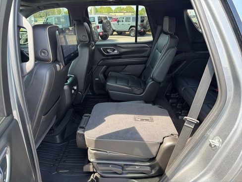 Used 2021 GMC Yukon SLT w/ SLT Luxury Plus Package RWD image 25