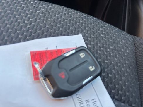 Used 2024 GMC Terrain SLE image 5