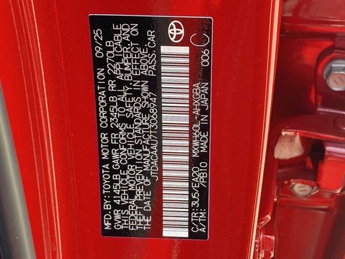 Certified 2026 Toyota Prius XLE FWD image 36