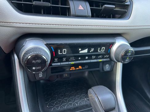 Certified 2023 Toyota RAV4 XLE FWD image 27