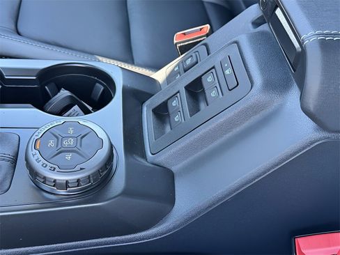New 2025 Ford Bronco Outer Banks image 34