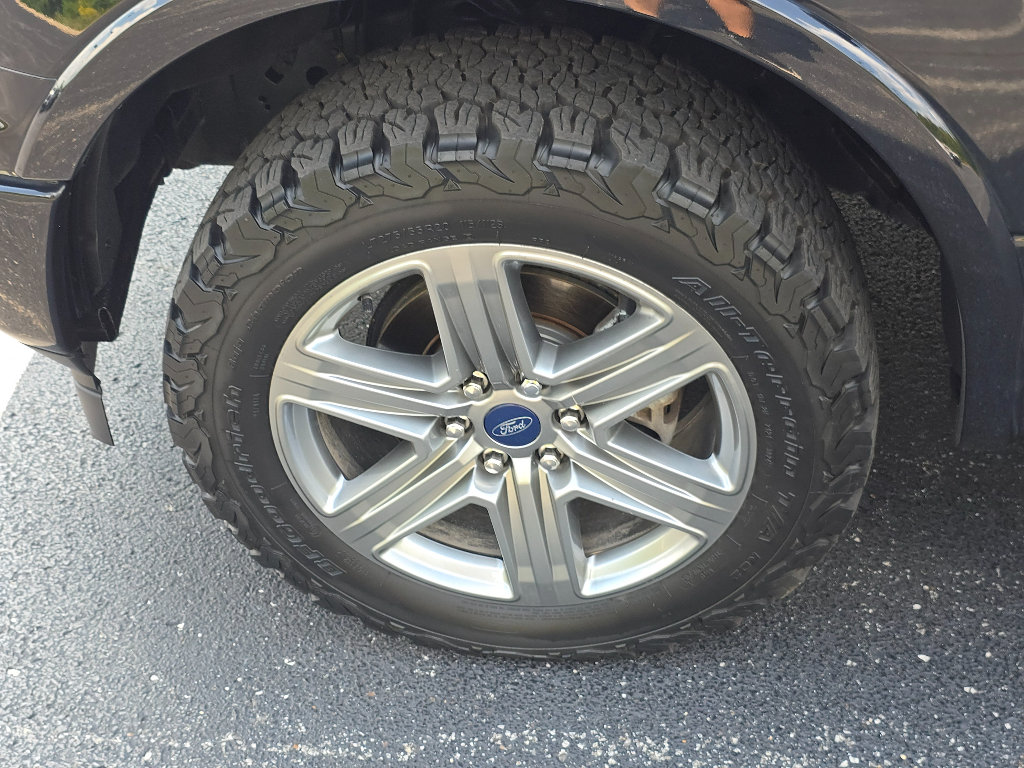 Used 2019 Ford F150 XLT w/ Equipment Group 302A Luxury AWD/4WD image 12