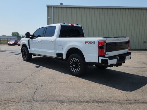 Certified 2025 Ford F350 Platinum w/ FX4 Off-Road Package AWD/4WD image 7