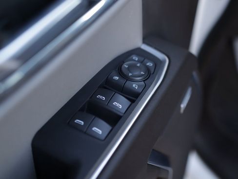 Used 2022 Chevrolet Silverado 1500 LTZ image 25