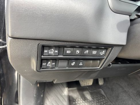 Used 2024 Toyota Tundra Platinum AWD/4WD image 23