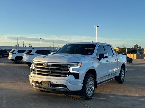 Used 2026 Chevrolet Silverado 1500 High Country AWD/4WD image 9