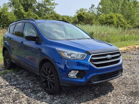 Used 2018 Ford Escape SE w/ SE Sport Appearance Package AWD/4WD image 2