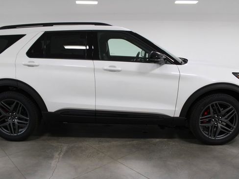 New 2026 Ford Explorer ST w/ Sun And Sound Package image 10