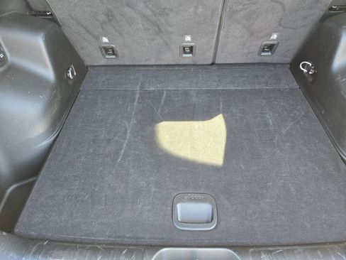 Used 2023 Jeep Cherokee Altitude Lux image 40