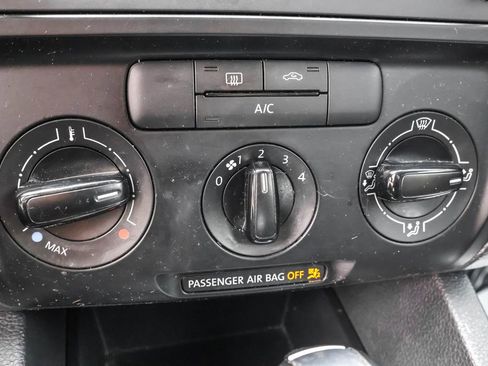 Used 2014 Volkswagen Jetta SE image 20