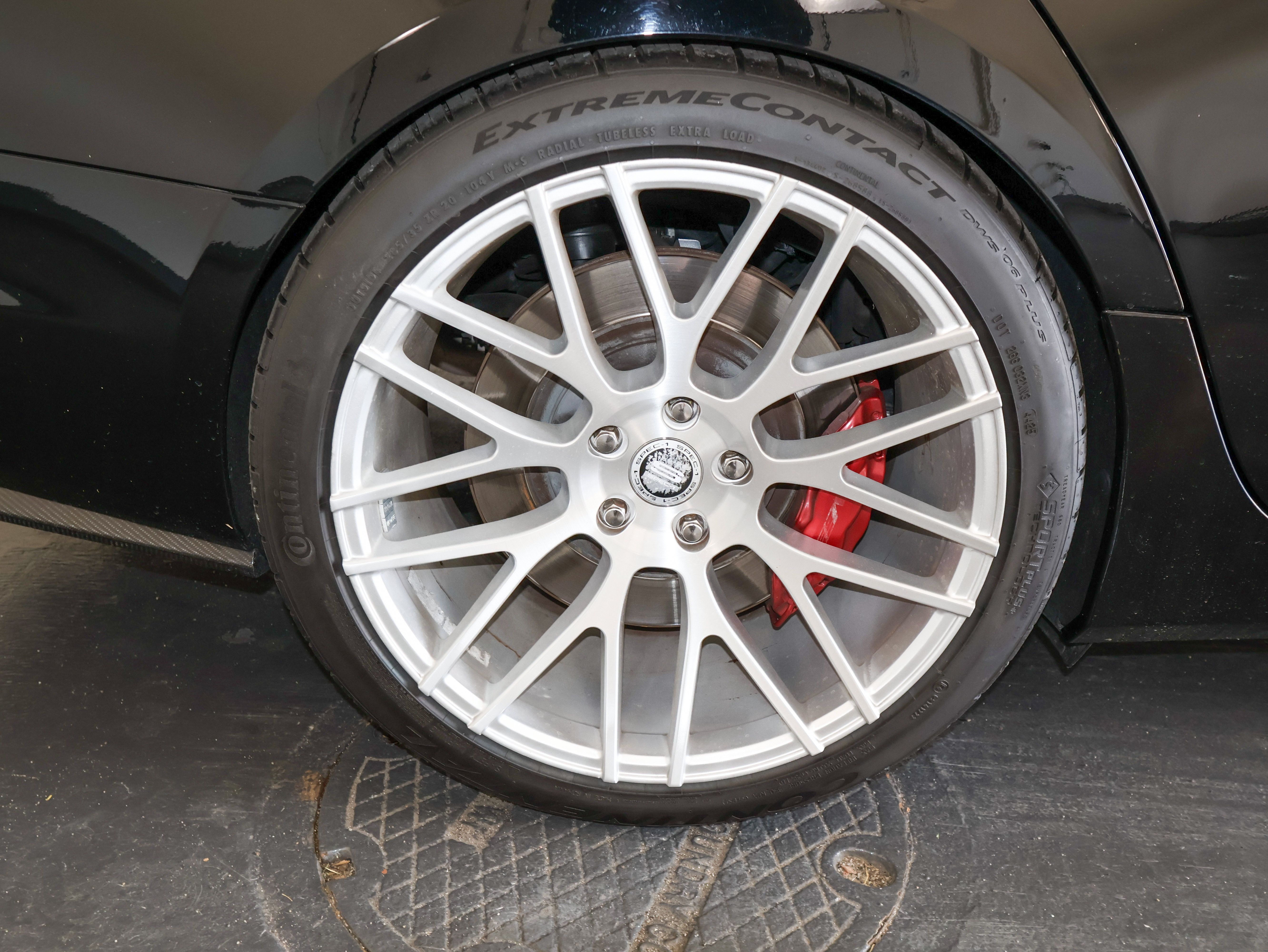 Used 2016 Cadillac CTS V w/ Carbon Fiber Package RWD image 36
