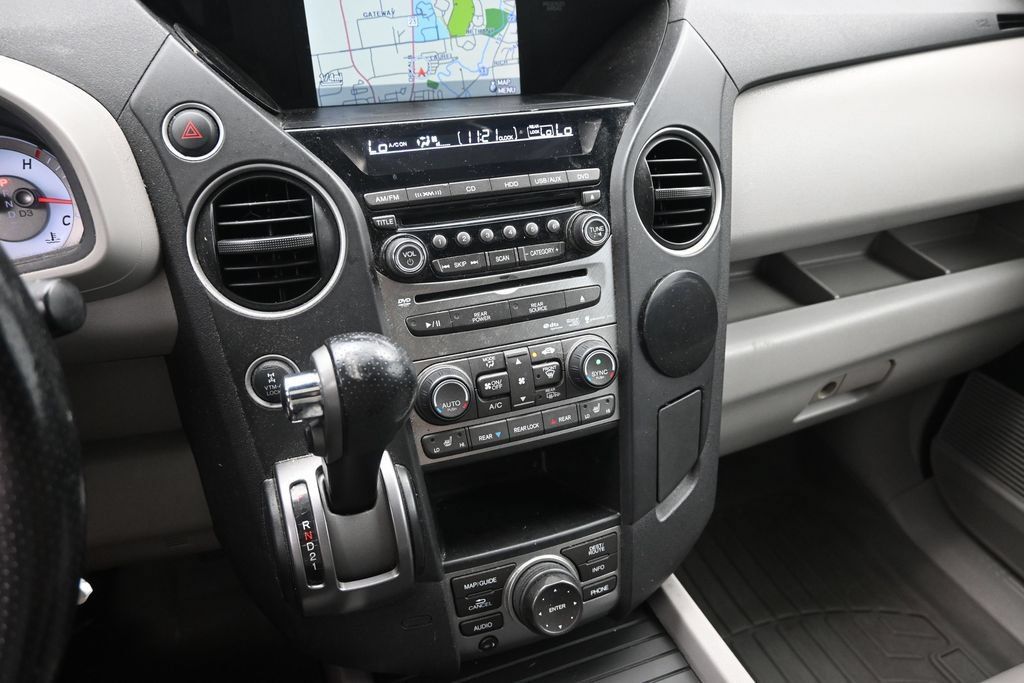 Used 2015 Honda Pilot Touring image 14
