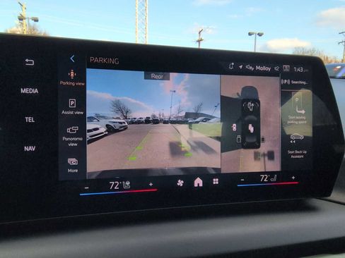 Used 2025 BMW 228i xDrive w/ Technology Package image 29