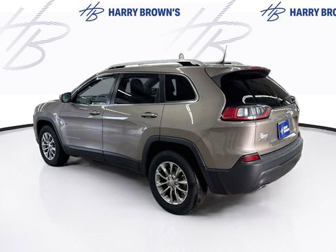 Used 2019 Jeep Cherokee Latitude Plus w/ Cold Weather Group AWD/4WD image 2