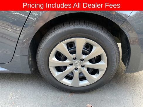 Used 2025 Toyota Corolla LE w/ Convenience Package FWD image 3