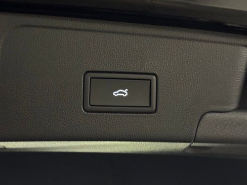 New 2026 Volkswagen Atlas Cross Sport SE image 39