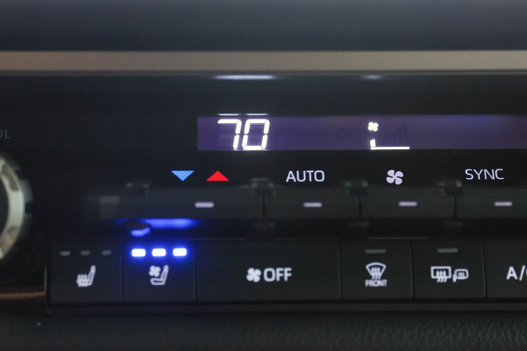 Used 2026 Toyota Tundra Limited w/ Power Package AWD/4WD image 28