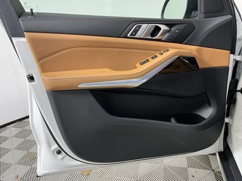 Used 2024 BMW X5 xDrive40i w/ Parking Assistance Package image 10