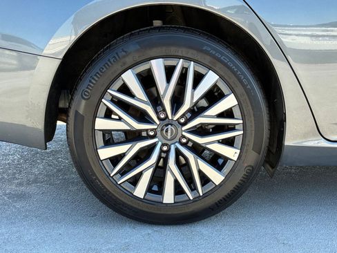 Used 2025 Nissan Altima 2.5 SV image 30