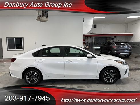 Used 2024 Kia Forte LXS image 7