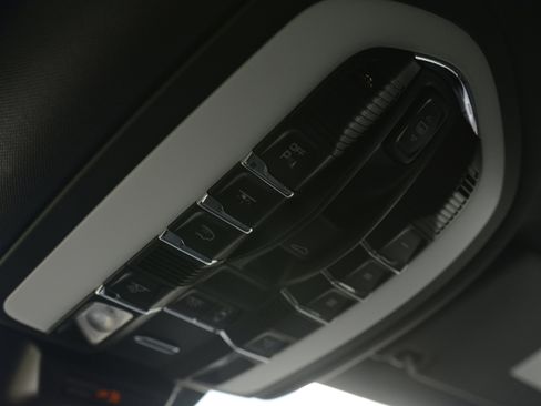 Certified 2026 Porsche Macan Turbo AWD/4WD image 21