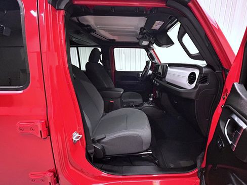 Used 2025 Jeep Wrangler Unlimited Sport AWD/4WD image 15