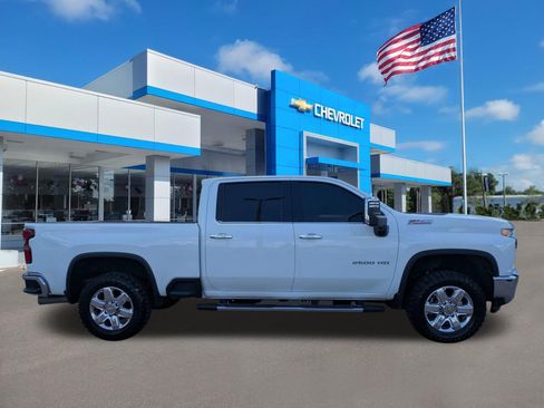 Used 2023 Chevrolet Silverado 2500 LTZ AWD/4WD image 2