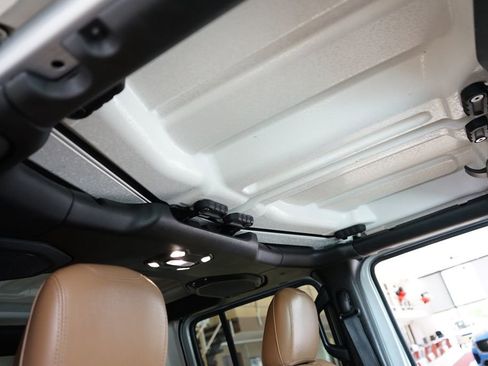 Used 2023 Jeep Wrangler Unlimited Sahara AWD/4WD image 42