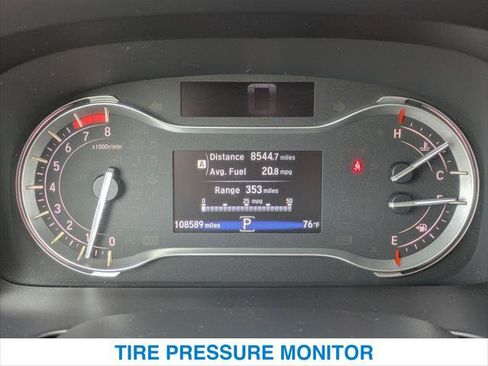 Used 2017 Honda Pilot Touring image 16
