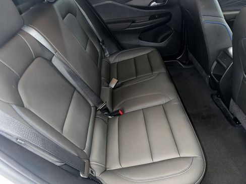 Certified 2024 Buick Envista Sport Touring w/ Convenience I Package image 27