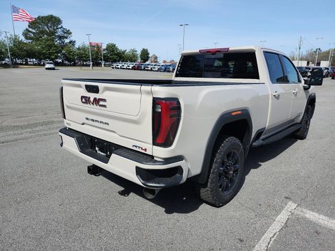 Used 2026 GMC Sierra 2500 AT4 w/ AT4 Premium Plus Package AWD/4WD image 3