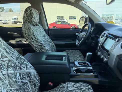 Used 2019 Toyota Tundra SR5 w/ SR5 Upgrade Package image 9