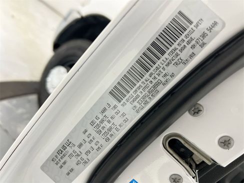 Used 2016 RAM 3500 Tradesman w/ Chrome Appearance Group image 26