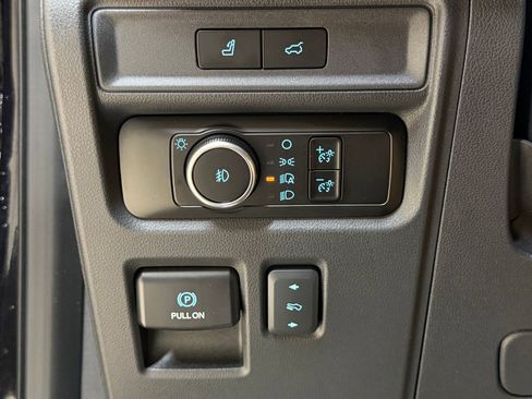 Used 2024 Ford Expedition Max XLT image 27