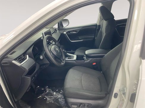 Used 2024 Toyota RAV4 XLE image 9