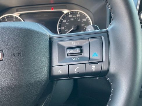 Used 2025 Nissan Rogue SV image 16