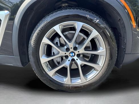 Used 2024 BMW X5 xDrive40i w/ Parking Assistance Package image 11