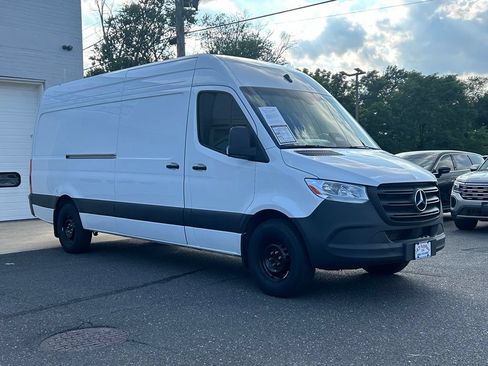 Used 2025 Mercedes-Benz Sprinter 2500 image 1