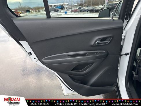 Used 2022 Chevrolet Trax LS w/ Fleet Convenience Package image 22