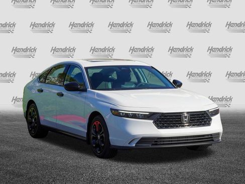 Used 2024 Honda Accord EX image 2
