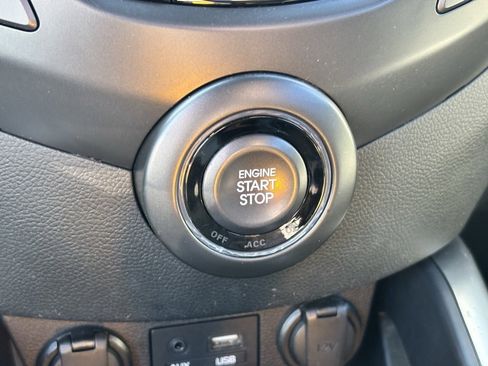 Used 2016 Hyundai Veloster Turbo image 5