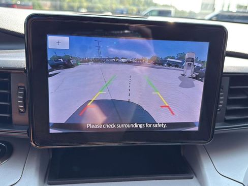 Used 2023 Ford Explorer XLT image 23