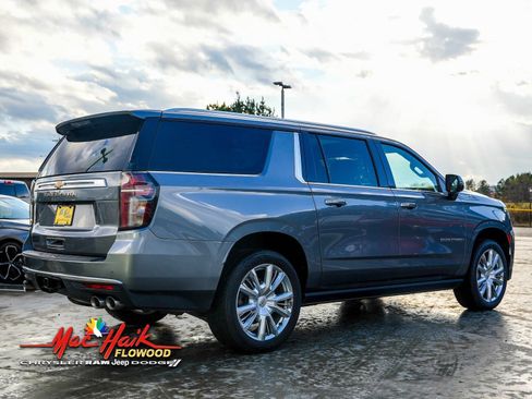 Used 2022 Chevrolet Suburban High Country image 10