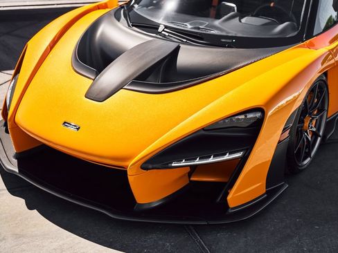 Used 2019 McLaren Senna RWD image 7
