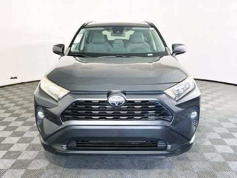 Used 2019 Toyota RAV4 XLE w/ Convenience Package FWD image 8