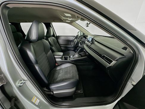 Used 2024 Mitsubishi Outlander SE Black Edition image 31