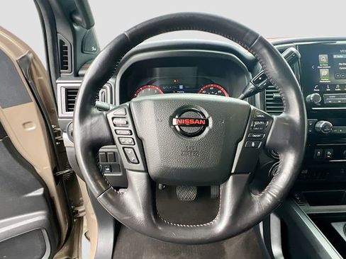 Used 2020 Nissan Titan PRO-4X w/ Pro-4x Convenience Package image 11