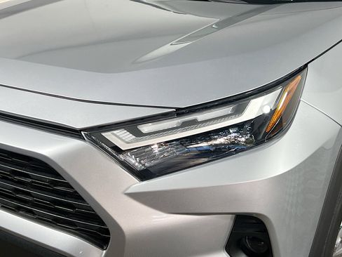 Used 2025 Toyota RAV4 XLE image 12