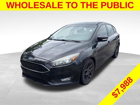 Used 2015 Ford Focus SE w/ Equipment Group 201A FWD image 2