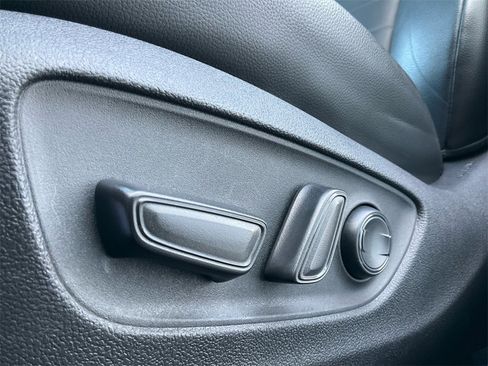 Used 2021 Toyota Highlander XLE image 35